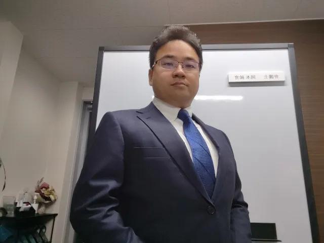 弁護士